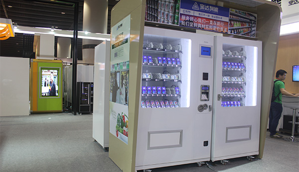 談?wù)勛詣邮圪u機在校園興起的原因